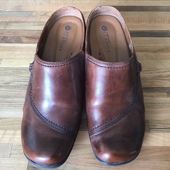 Earth Spirit Classics Emma Brown Leather Clog w/Rubber Outsoles Block Heels 7 - Picture 2 of 9